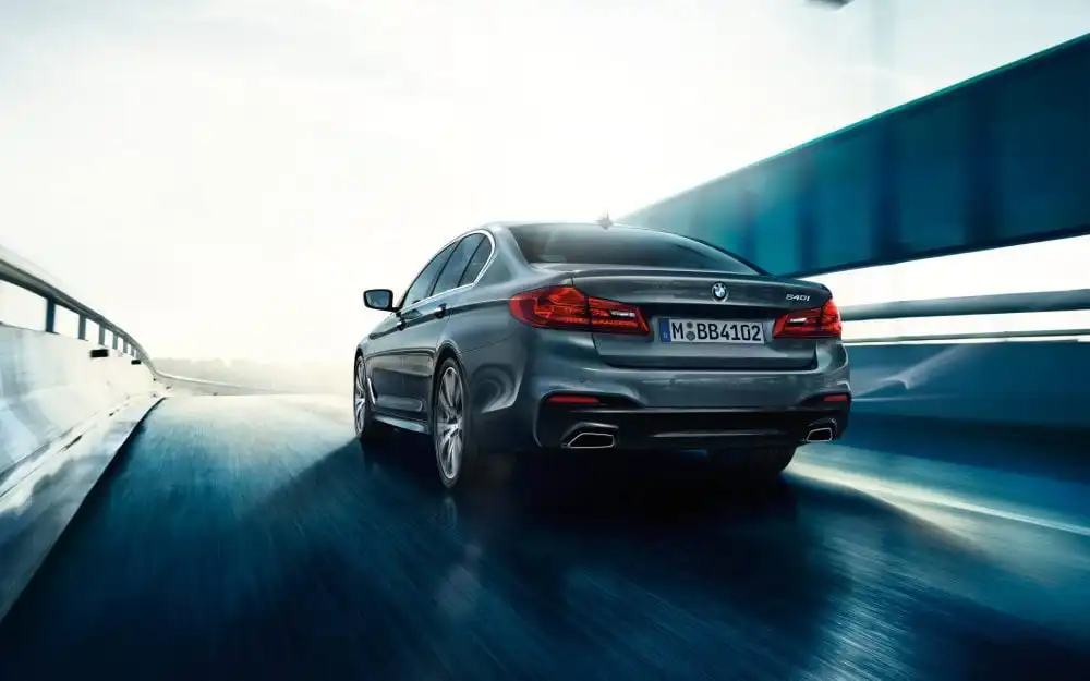 BMW G30 5 Series Sedan Wallpaper 1920x1200px
