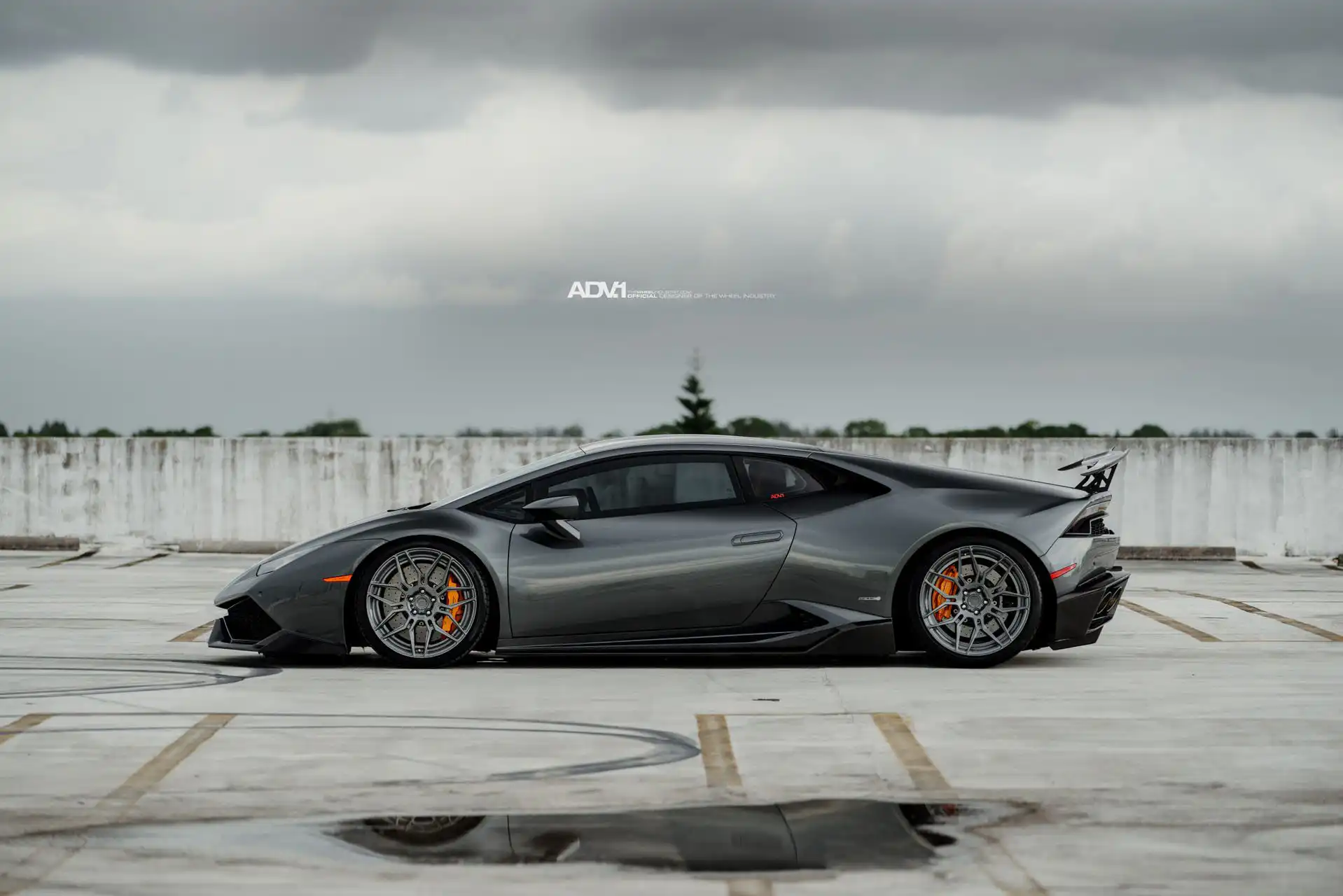 A Gray Lamborghini Huracan Gets New ADV.1 Aftermarket Wheels 8 Lamborghini Huracan With ADV.1 Wheels Wallpaper