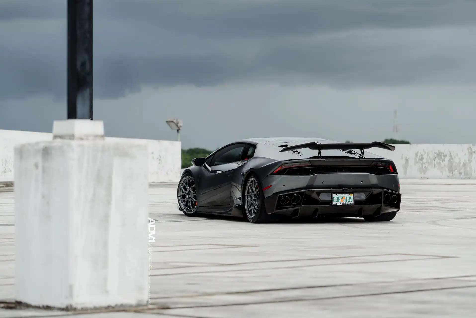 A Gray Lamborghini Huracan Gets New ADV.1 Aftermarket Wheels 9 Lamborghini Huracan With ADV.1 Wheels Wallpaper