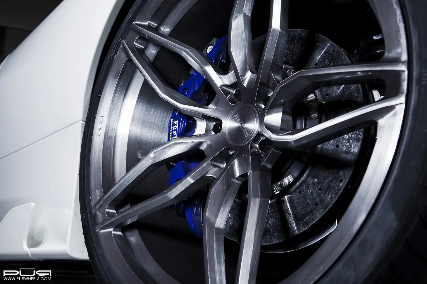 White Ferrari 458 Speciale - PUR Wheels