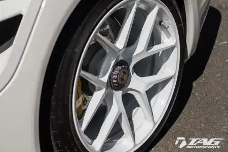 Porsche 997 Turbo with HRE R101 Wheels in Gloss White
