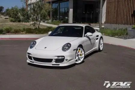 Porsche 997 Turbo with HRE R101 Wheels in Gloss White