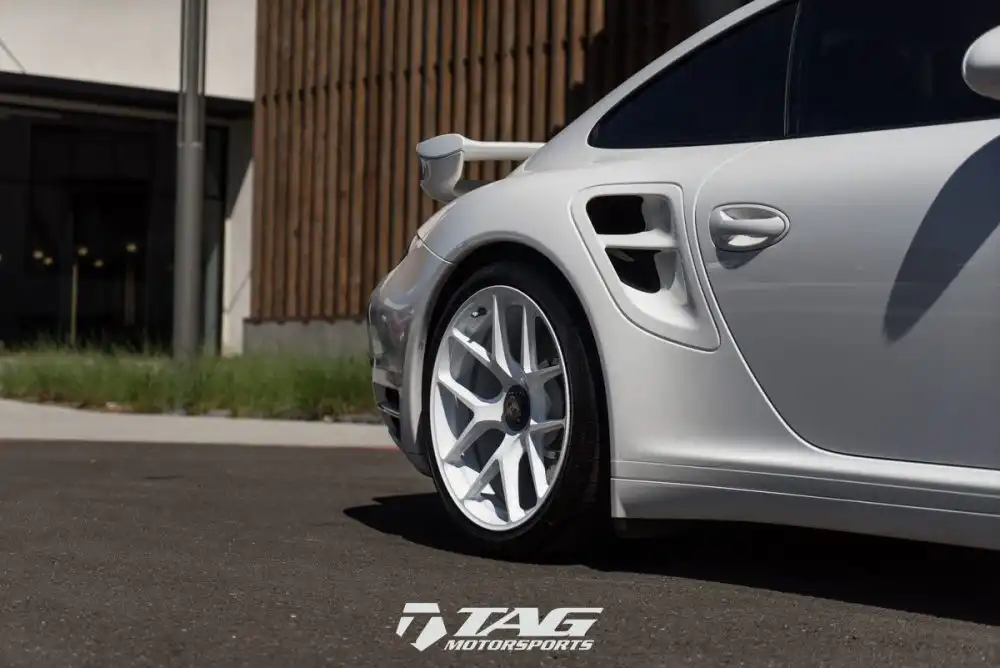 Porsche 997 Turbo with HRE R101 Wheels in Gloss White 3 Porsche 997 Turbo with HRE R101 Wheels in Gloss White