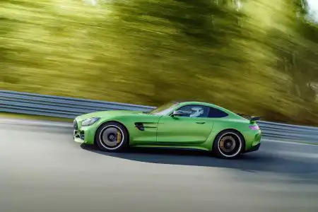 mercedes-amg-gt-r-green-hell-4