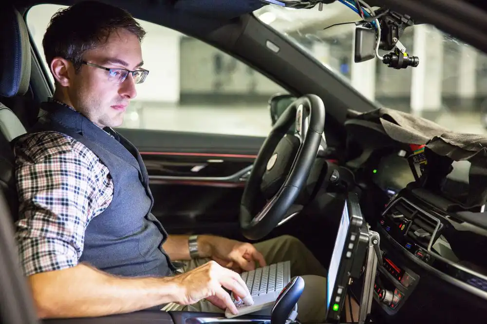 BMW Opens New development centre for autonomous driving 6 P90245194 highRes