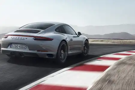 911 Carrera 4 GTS