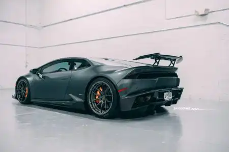 Grigio Lynx Lamborghini Huracán