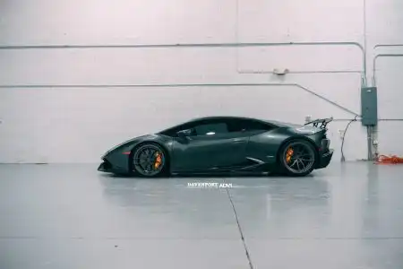 Grigio Lynx Lamborghini Huracán
