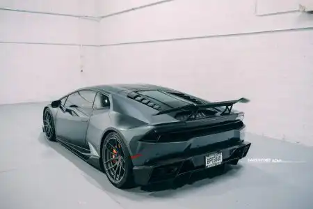 Grigio Lynx Lamborghini Huracán