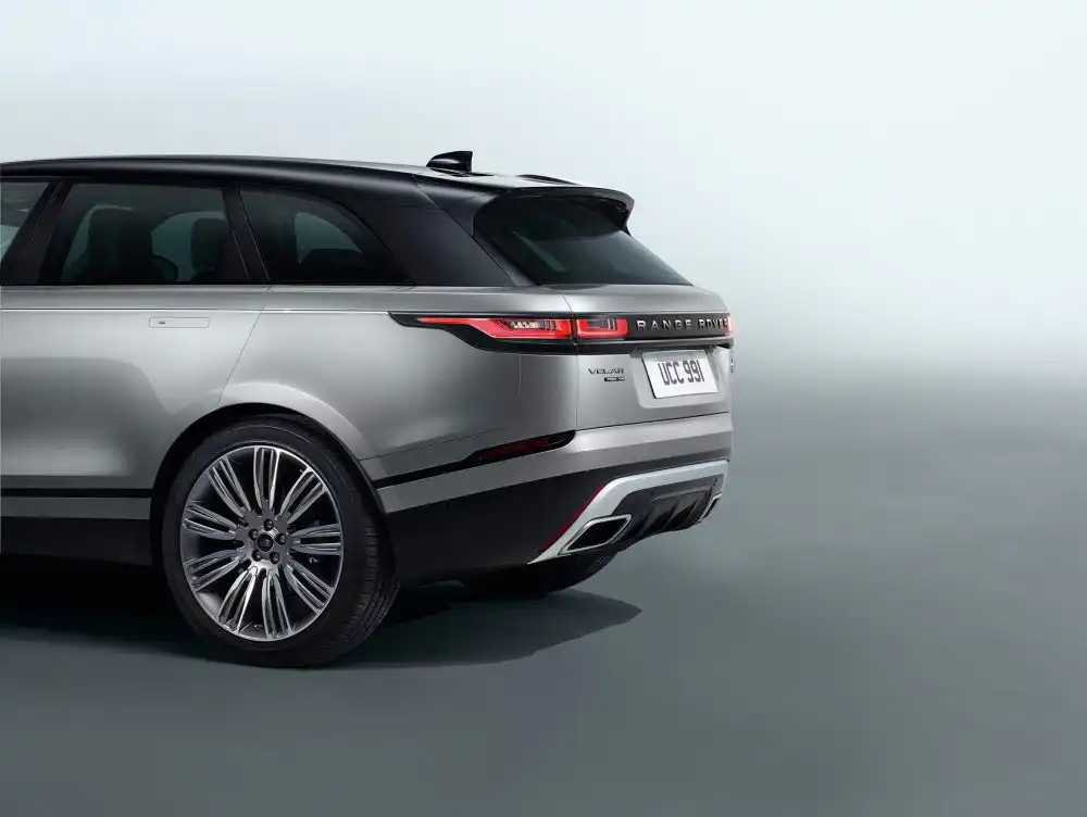 Land Rover Unveils the Range Rover Velar 97 RR Velar 18MY 248 PR Studio 010317
