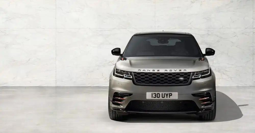 Land Rover Unveils the Range Rover Velar 95 RR Velar 18MY 263 GLHD PR 010317