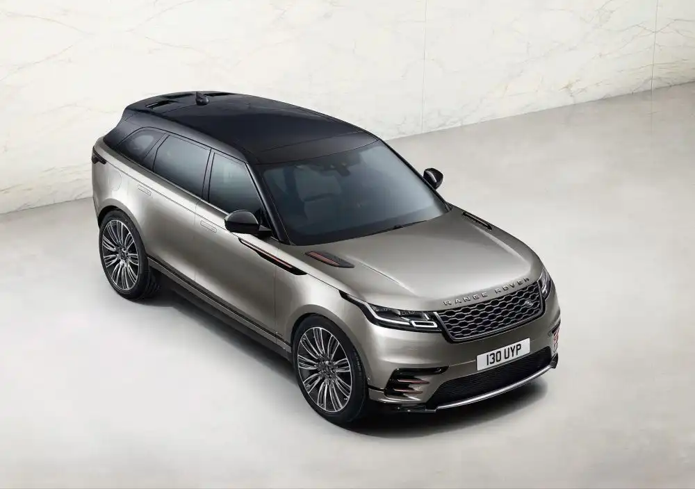 Land Rover Unveils the Range Rover Velar 93 RR Velar 18MY 267 GLHD PR Studio 010317