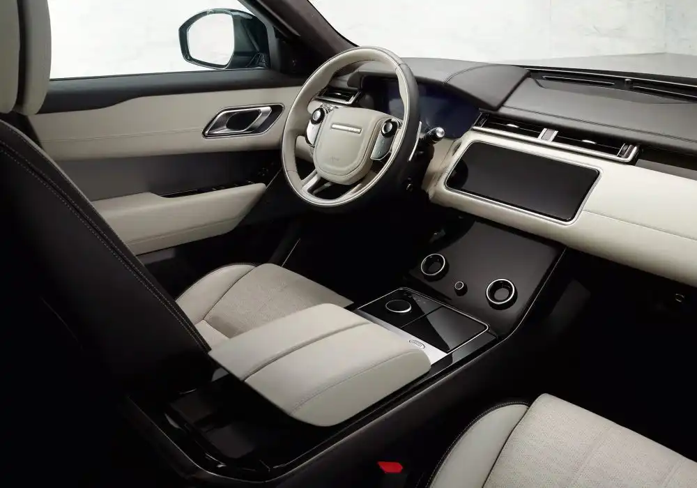 Land Rover Unveils the Range Rover Velar 92 RR Velar 18MY 271 GLHD Interior 010317