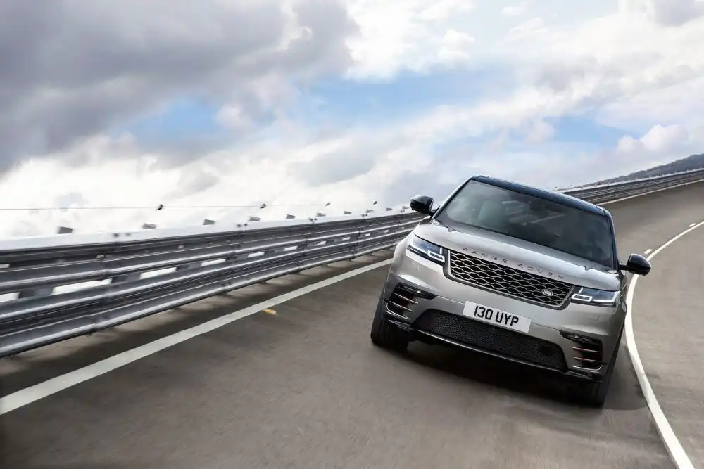 Land Rover Unveils the Range Rover Velar 80 RR Velar 18MY 457 GLHD PR Location Dynamic 010317
