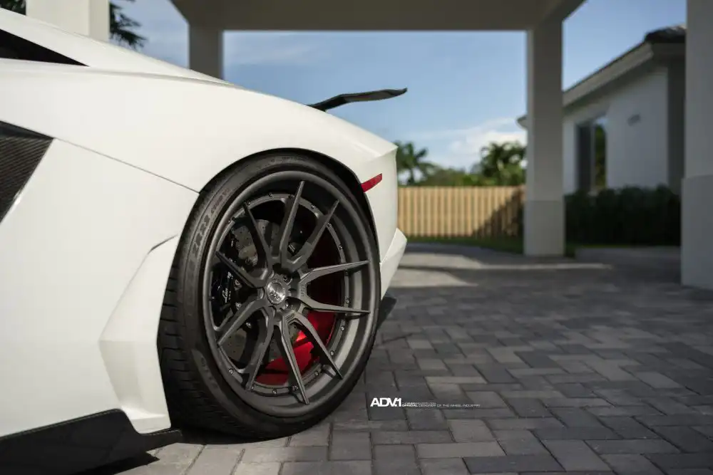 Bianco Avus Lamborghini Aventador With ADV.1 Wheels