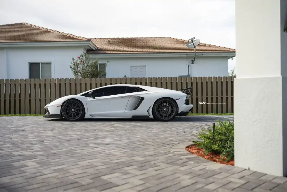 Bianco Avus Lamborghini Aventador With ADV.1 Wheels