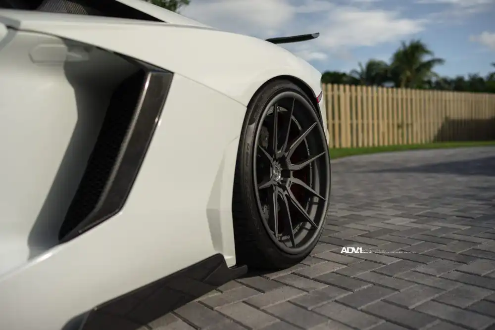 Bianco Avus Lamborghini Aventador With ADV.1 Wheels