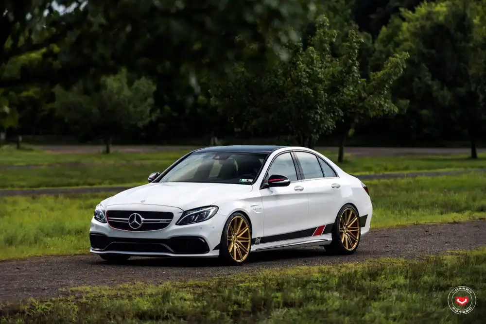 White Mercedes-Benz C63 AMG Gets Vossen Forged Wheels 10 White Mercedes Benz C63 AMG With Vossen Forged Wheels 10