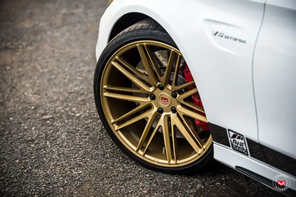 White Mercedes-Benz C63 AMG Gets Vossen Forged Wheels 18 White Mercedes Benz C63 AMG With Vossen Forged Wheels 2