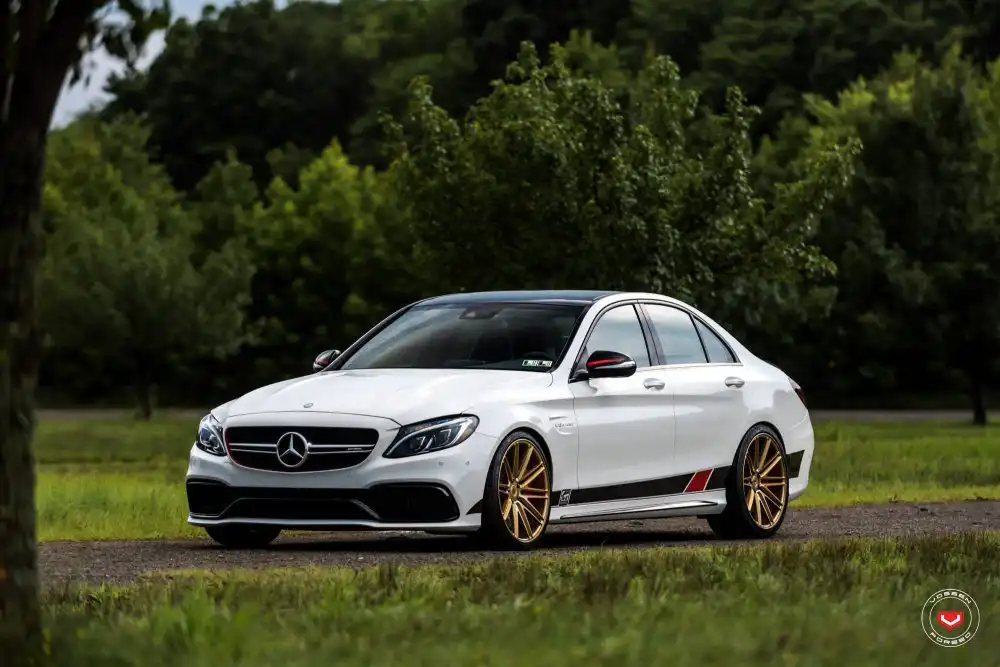 White Mercedes-Benz C63 AMG Gets Vossen Forged Wheels 11 White Mercedes Benz C63 AMG With Vossen Forged Wheels 9