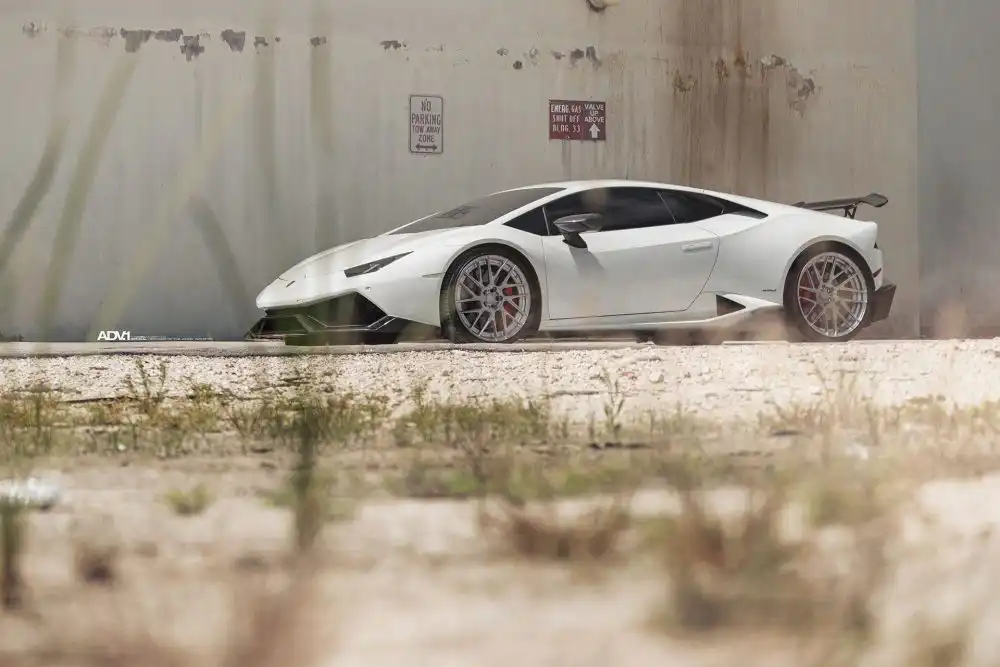 Bianco Avus Lamborghini Huracan Gets ADV.1 Directional Wheels 31 White Lamborghini Huracan With ADV.1 Wheels Wallpaper
