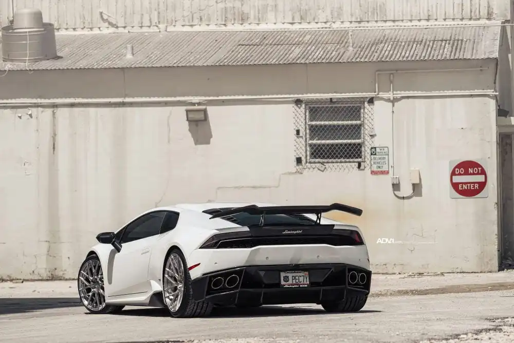 Bianco Avus Lamborghini Huracan Gets ADV.1 Directional Wheels 33 White Lamborghini Huracan With ADV.1 Wheels Wallpaper
