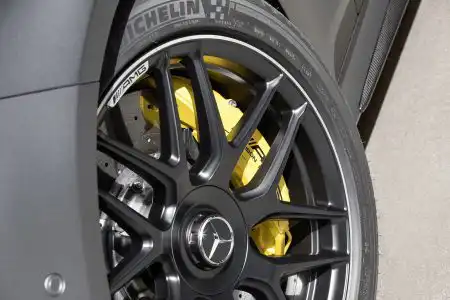 Mercedes-AMG S 63 4MATIC+ Coupé Yellow Night Edition
