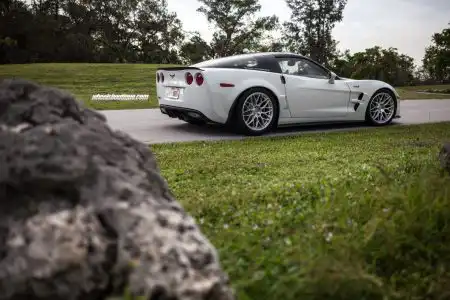 chevy-corvette-zr1-on-hre-rc100_36725451553_o