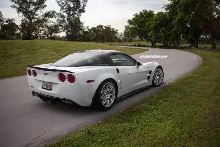 chevy-corvette-zr1-on-hre-rc100_36725458813_o
