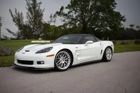 chevy-corvette-zr1-on-hre-rc100_36725460713_o