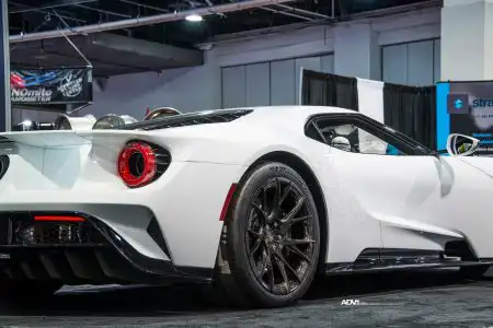 sema-show-2017-ford-gt-gt40-carbon-fiber-adv1-dymag-wheels-d