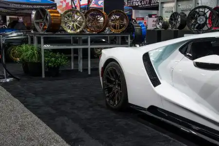 sema-show-2017-ford-gt-gt40-carbon-fiber-adv1-dymag-wheels-e