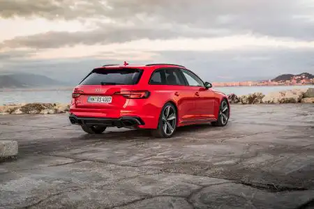 Static photo, Colour: Misano Red