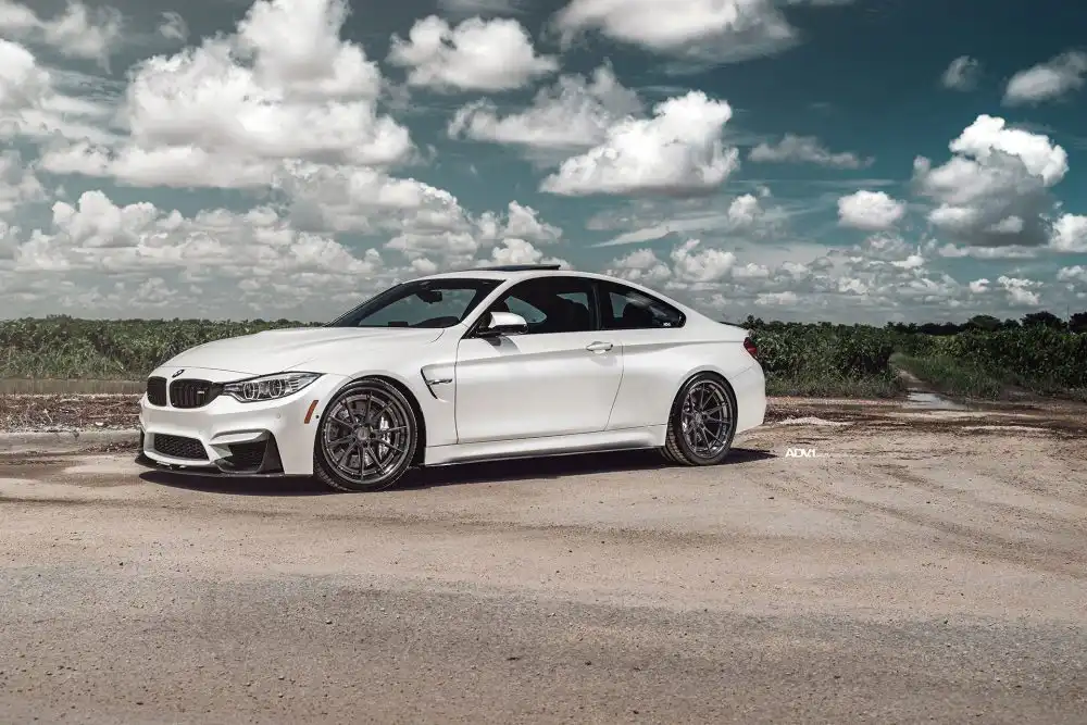This Alpine White BMW M4 Is ADV.1's Take On A Christmas Photoshoot 5 Alpine White BMW F82 M4 With ADV.1 Wheels Wallpaper