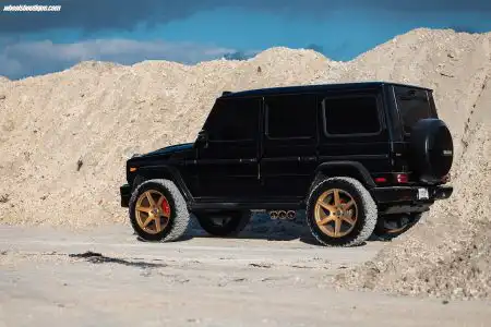 mercedes-g63-amg-on-hre-tr106_25444382998_o