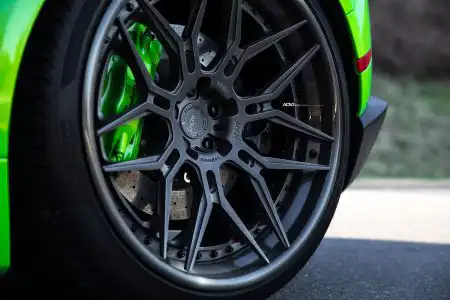 Verde Mantis Lamborghini Huacan With ADV.1 Wheels Wallpaper