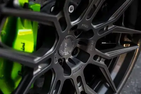 Verde Mantis Lamborghini Huacan With ADV.1 Wheels Wallpaper