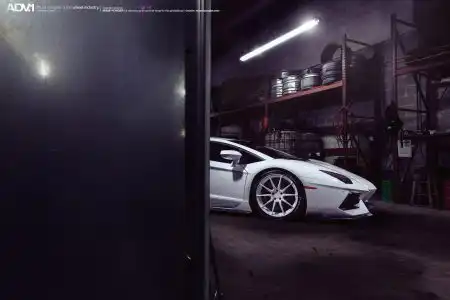 Bianco Isi Lamborghini Aventador With ADV.1 Wheels