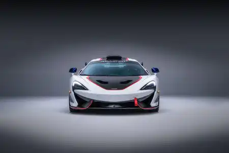 McLaren MSO X – 08 Anniversary White_Red and Blue Accents – 01