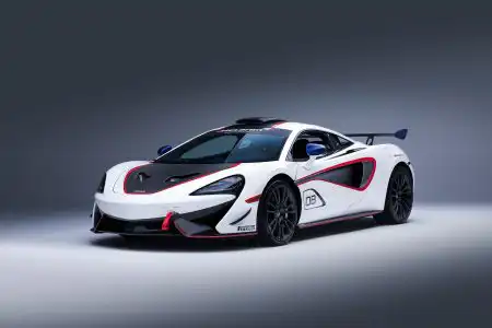 McLaren MSO X – 08 Anniversary White_Red and Blue Accents – 03