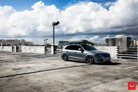 Audi SQ5 Upgraded With Vossen HF-1 Wheels
