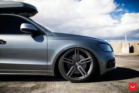 Audi SQ5 Upgraded With Vossen HF-1 Wheels