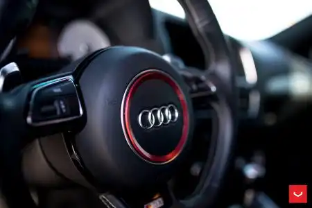 Audi SQ5 Upgraded With Vossen HF-1 Wheels