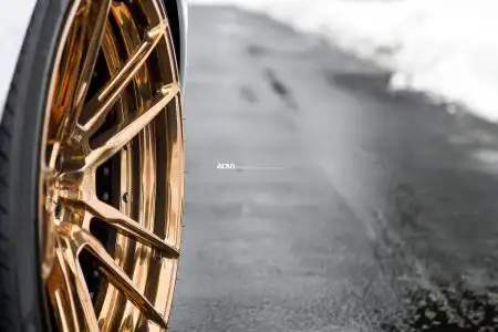 silica-white-mclaren-570s-coupe-aftermarket-parts-adv1-wheels-bronze-gold-e