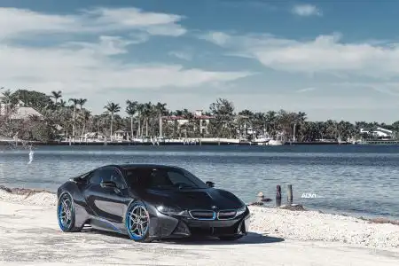 sophisto-gray-metallic-bmw-i8-frozen-blue-wheels-adv1-forged-lightweight-wheels-i