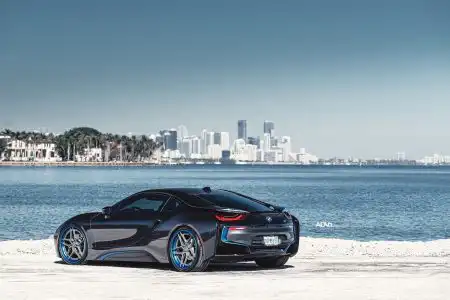 sophisto-gray-metallic-bmw-i8-frozen-blue-wheels-adv1-forged-lightweight-wheels-k