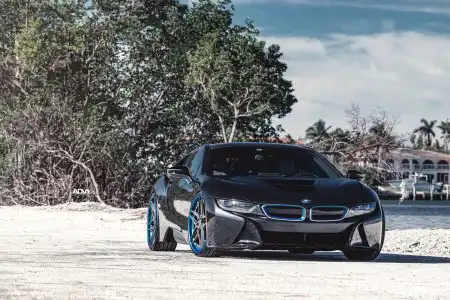 sophisto-gray-metallic-bmw-i8-frozen-blue-wheels-adv1-forged-lightweight-wheels-n