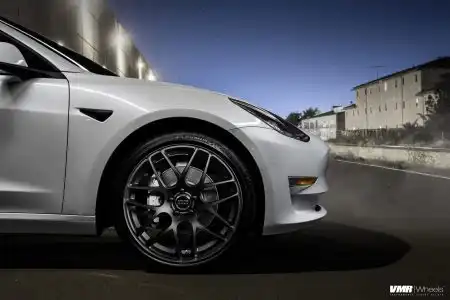 Tesla Model 3 – VMR V710 Matte Black Wheels