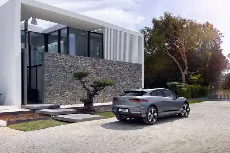 2019-Jaguar-I-Pace-42