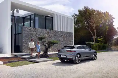 2019-Jaguar-I-Pace-43